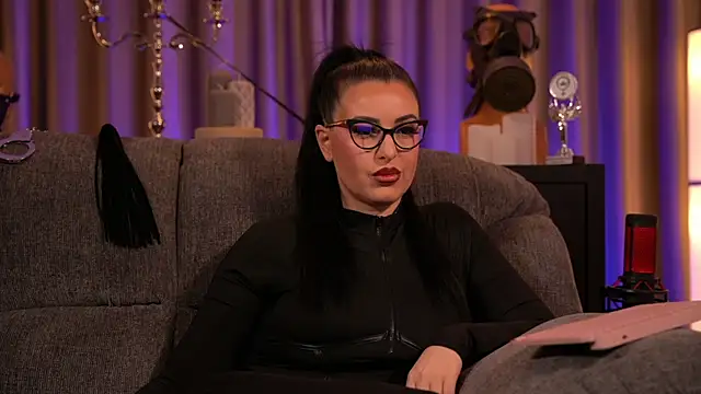 Snapshot of kelly_kent chatting on 02/16/25, 07:15 kelly kent online show from 02/16/25, 07:15