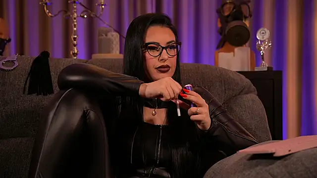 Snapshot of kelly_kent chatting on 02/21/25, 01:33 kelly kent online show from 02/21/25, 01:33