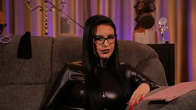 Snapshot of kelly_kent chatting on 02/23/25, 12:51 kelly kent online show from 02/23/25, 12:51