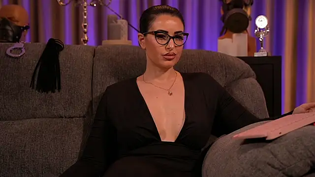 Snapshot of kelly_kent chatting on 03/04/25, 03:22 kelly kent online show from 03/04/25, 03:22