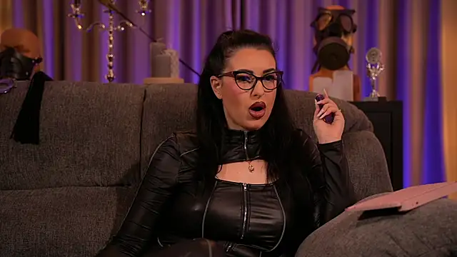 Snapshot of kelly_kent chatting on 03/12/25, 01:58 kelly kent online show from 03/12/25, 01:58