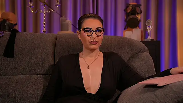 Snapshot of kelly_kent chatting on 03/14/25, 02:10 kelly kent online show from 03/14/25, 02:10