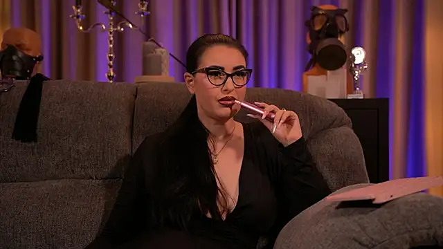 Snapshot of kelly_kent chatting on 03/23/25, 02:15 kelly kent online show from 03/23/25, 02:15