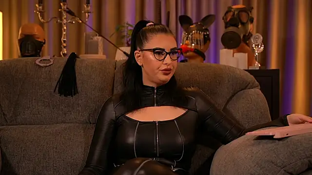 Snapshot of kelly_kent chatting on 09/27/25, 10:37 kelly kent online show from 09/27/25, 10:37