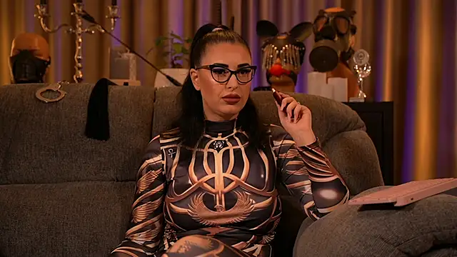 Snapshot of kelly_kent chatting on 09/29/25, 10:47 kelly kent online show from 09/29/25, 10:47