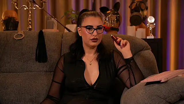 Snapshot of kelly_kent chatting on 10/09/25, 10:30 kelly kent online show from 10/09/25, 10:30