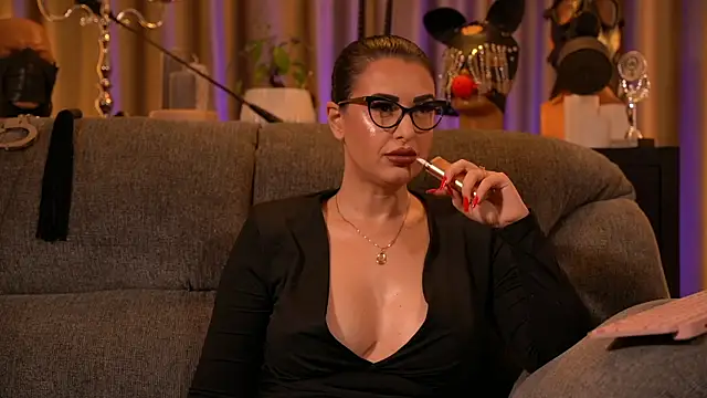 Snapshot of kelly_kent chatting on 11/15/25, 01:25 kelly kent online show from 11/15/25, 01:25