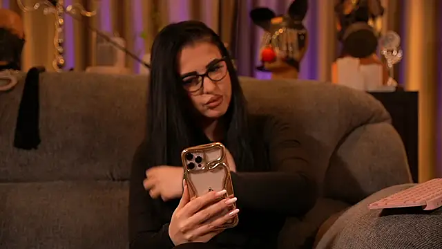 Snapshot of kelly_kent chatting on 11/20/25, 10:31 kelly kent online show from 11/20/25, 10:31