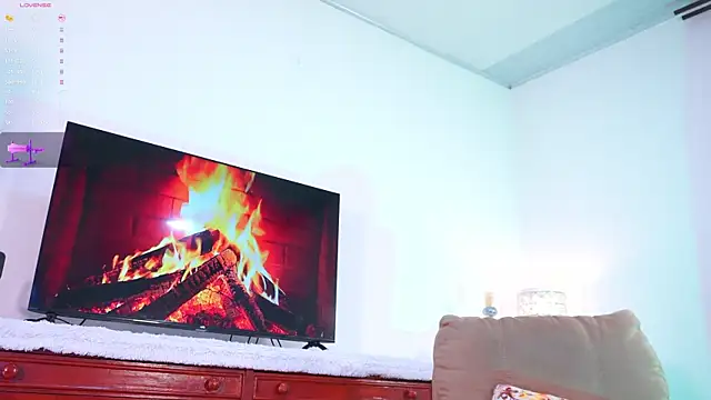 lara giraldo online show from 10/08/25, 12:52