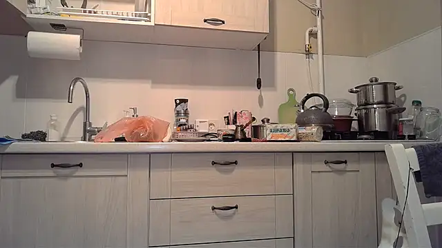 Snapshot of LediLedaxx chatting on 12/16/24, 03:43 LediLedaxx online show from 12/16/24, 03:43