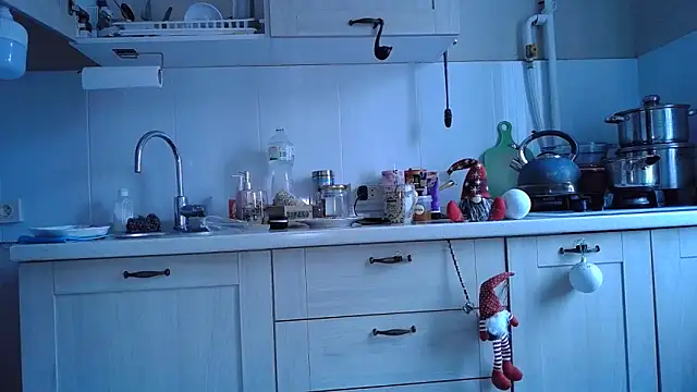 Snapshot of LediLedaxx chatting on 12/21/25, 09:16 LediLedaxx online show from 12/21/25, 09:16