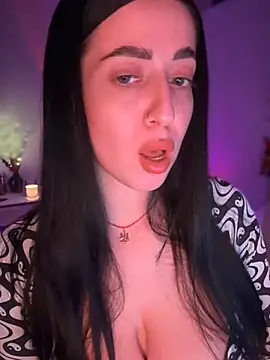 Emylia online show from 01/06/25, 11:31