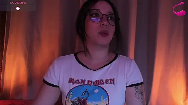 Apartment28 online show from 05/17/26, 04:54