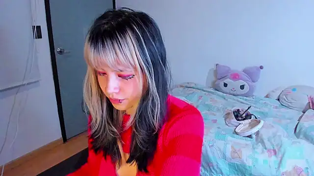 Snapshot of Akane-Mou chatting on 12/16/24, 06:53 Akane-Mou online show from 12/16/24, 06:53