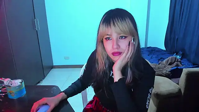 Snapshot of Akane-Mou chatting on 01/06/25, 01:31 Akane-Mou online show from 01/06/25, 01:31