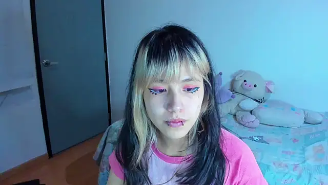 Snapshot of Akane-Mou chatting on 01/18/25, 01:52 Akane-Mou online show from 01/18/25, 01:52