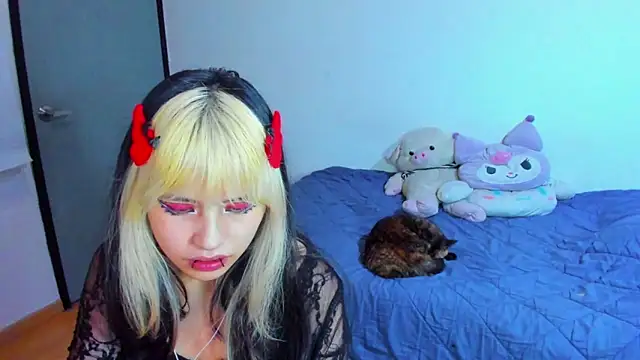 Snapshot of Akane-Mou chatting on 02/18/25, 10:38 Akane-Mou online show from 02/18/25, 10:38