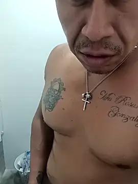 Snapshot of ivandignity chatting on 12/14/25, 12:05 ivandignity online show from 12/14/25, 12:05