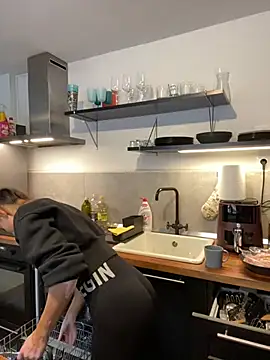 Snapshot of spottyyy chatting on 01/14/25, 10:48 spottyyy online show from 01/14/25, 10:48