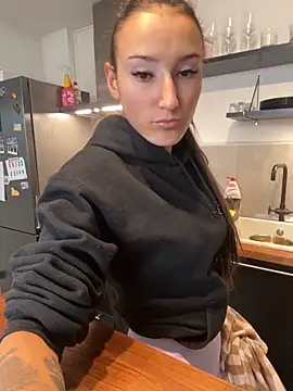 Snapshot of spottyyy chatting on 01/19/25, 11:12 spottyyy online show from 01/19/25, 11:12