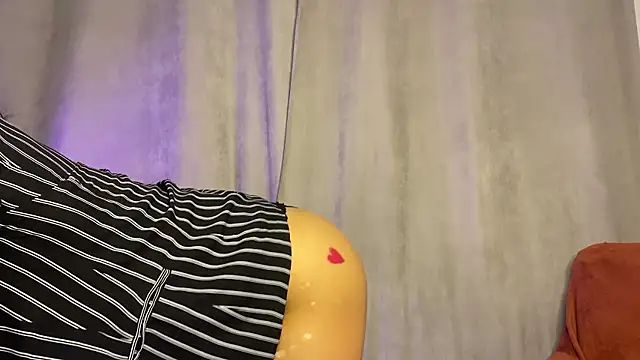 Snapshot of spottyyy chatting on 02/14/25, 09:32 spottyyy online show from 02/14/25, 09:32