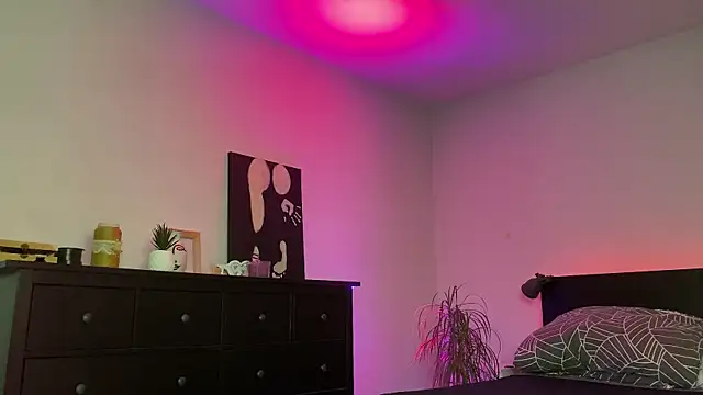 Snapshot of spottyyy chatting on 10/21/25, 07:36 spottyyy online show from 10/21/25, 07:36