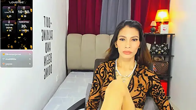 Trixie Mattel21 online show from 03/11/25, 04:54