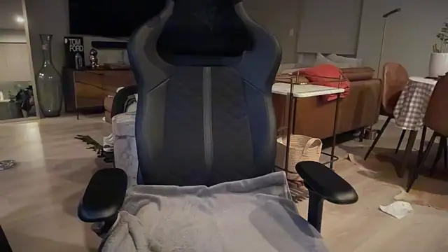 HungandThickLatin online show from 02/10/25, 01:22