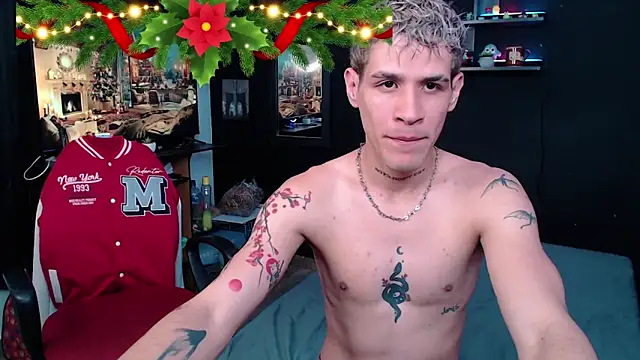 Snapshot of andybxby chatting on 12/11/24, 10:16 andybxby online show from 12/11/24, 10:16