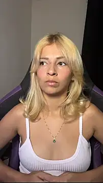 Snapshot of jujubinhahot chatting on 10/18/25, 10:32 jujubinhahot online show from 10/18/25, 10:32