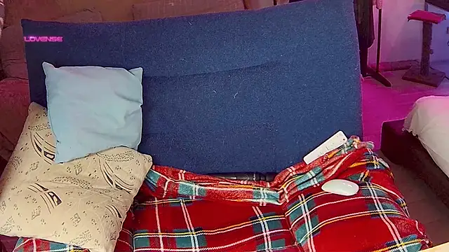 Snapshot of cutenessa chatting on 01/05/25, 01:35 cutenessa online show from 01/05/25, 01:35