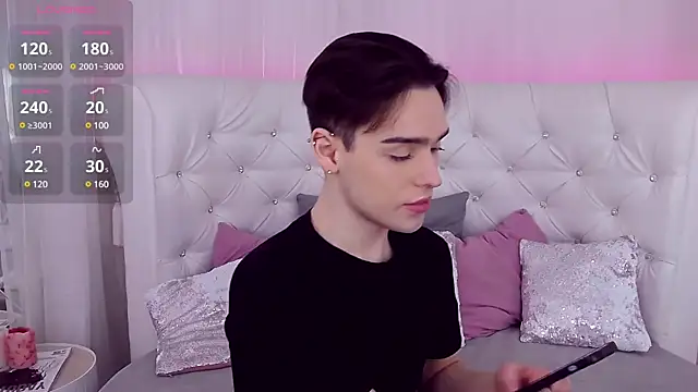 Snapshot of RobbyCharming chatting on 03/16/25, 07:38 RobbyCharming online show from 03/16/25, 07:38