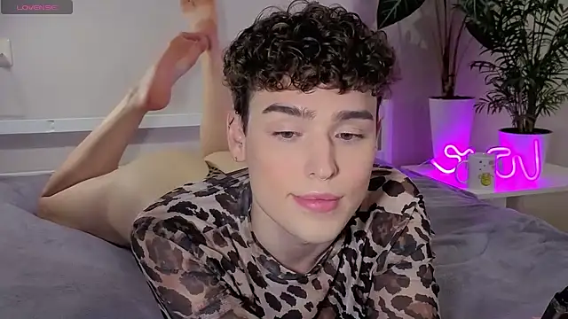 Snapshot of RobbyCharming chatting on 10/08/25, 11:08 RobbyCharming online show from 10/08/25, 11:08