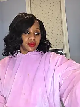 Snapshot of chichi1202 chatting on 12/18/25, 10:27 chichi1202 online show from 12/18/25, 10:27