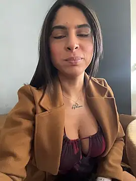 charlotte stevenss  online show from 10/04/25, 03:32