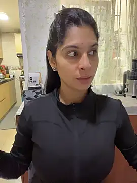 charlotte stevenss  online show from 10/07/25, 02:58