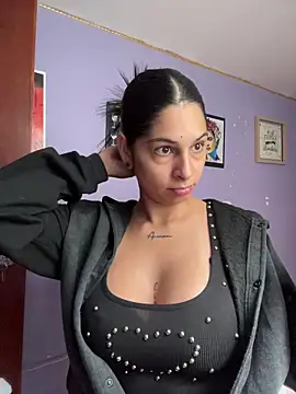 charlotte stevenss  online show from 03/11/26, 03:18