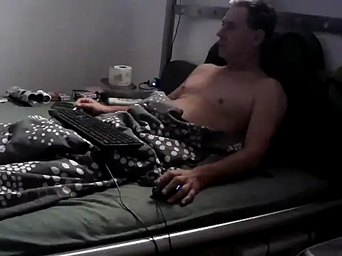 peterpaul2208 online show from 10/18/25, 07:42