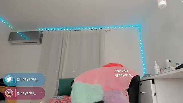 Yellowranger1 online show from 12/30/24, 06:09