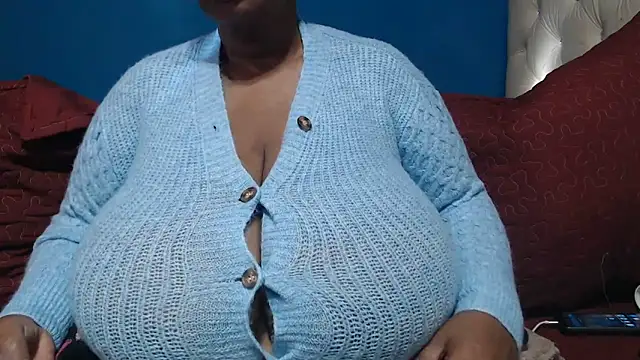 CUTEFIRMMELONSS online show from 05/25/26, 07:03
