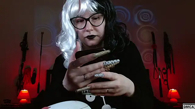 Amanita  Pantherina online show from 12/05/24, 10:44