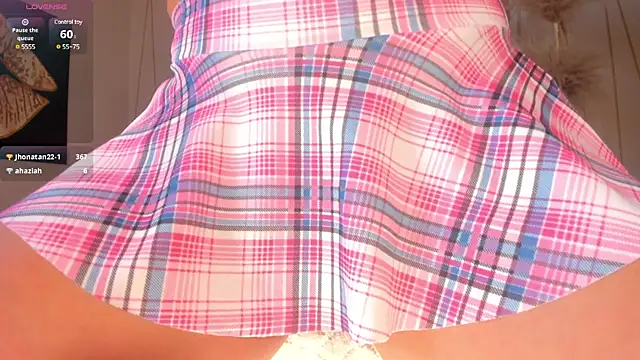 Snapshot of MariamRivera_ chatting on 01/30/25, 06:46 MariamRivera online show from 01/30/25, 06:46