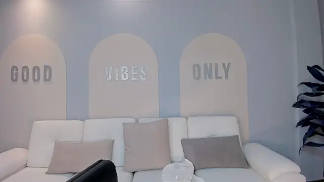 Snapshot of MariamRivera_ chatting on 03/01/25, 10:34 MariamRivera online show from 03/01/25, 10:34