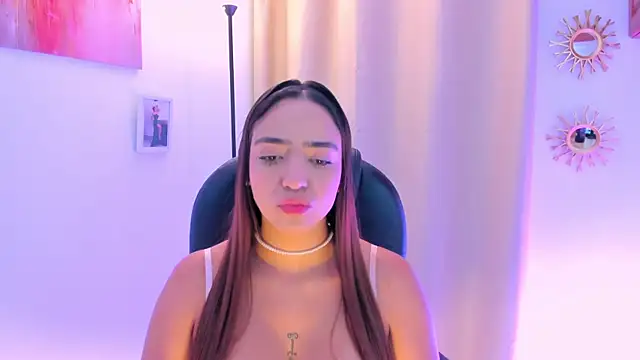 Snapshot of MariamRivera_ chatting on 02/07/26, 02:15 MariamRivera online show from 02/07/26, 02:15