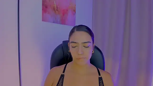 Snapshot of MariamRivera_ chatting on 02/14/26, 03:36 MariamRivera online show from 02/14/26, 03:36