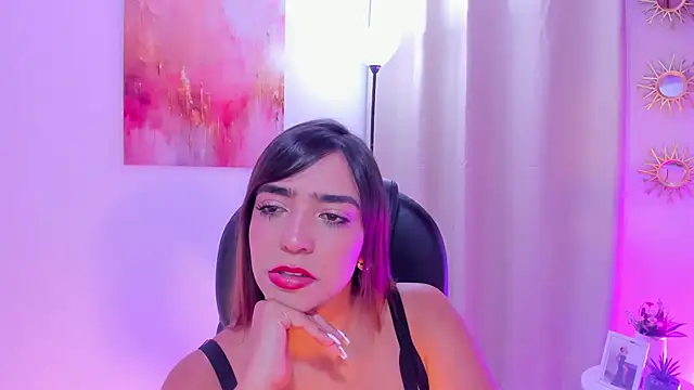 Snapshot of MariamRivera_ chatting on 03/11/26, 12:05 MariamRivera online show from 03/11/26, 12:05
