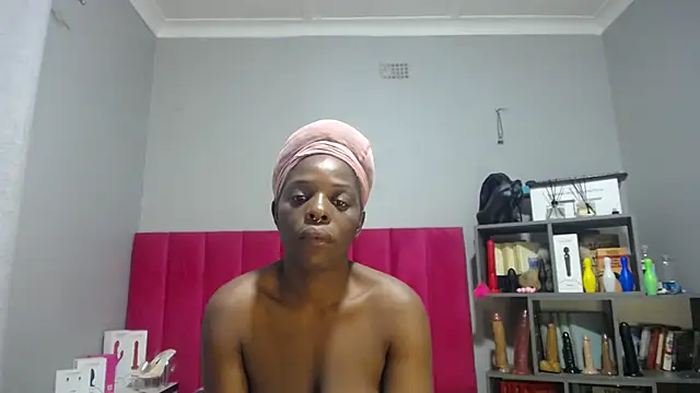 Shaniko89 online show from 11/06/25, 06:14