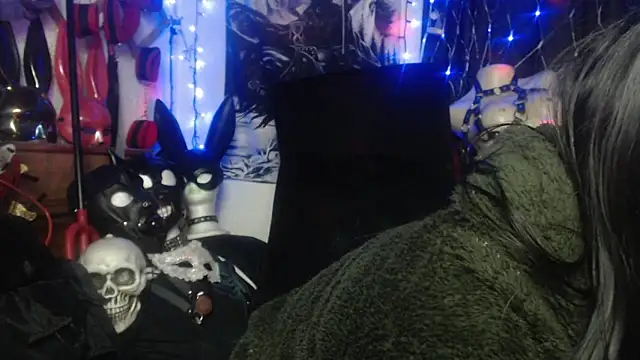 Snapshot of Astartexxx chatting on 10/10/25, 03:27 Astartexxx online show from 10/10/25, 03:27