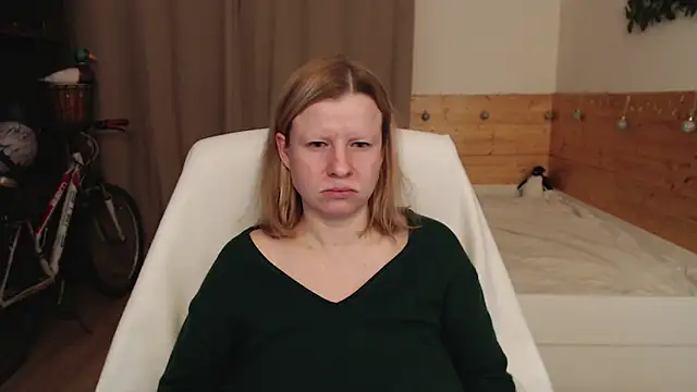 Snapshot of Exponent_5 chatting on 12/06/24, 09:13 Exponent 5 online show from 12/06/24, 09:13