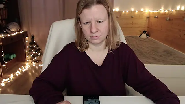 Snapshot of Exponent_5 chatting on 12/18/24, 07:15 Exponent 5 online show from 12/18/24, 07:15